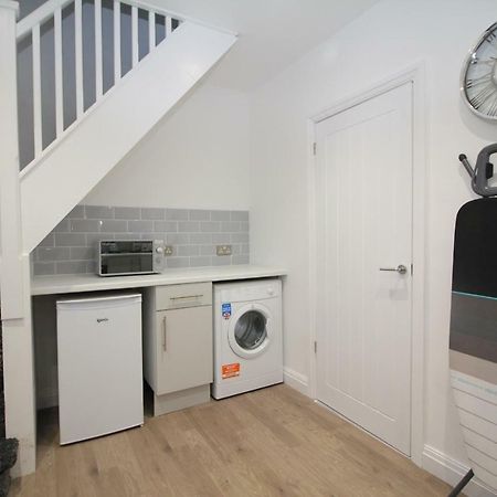 Welcome Home - Close To Town Centre - Full Holiday Home 블랙풀 외부 사진