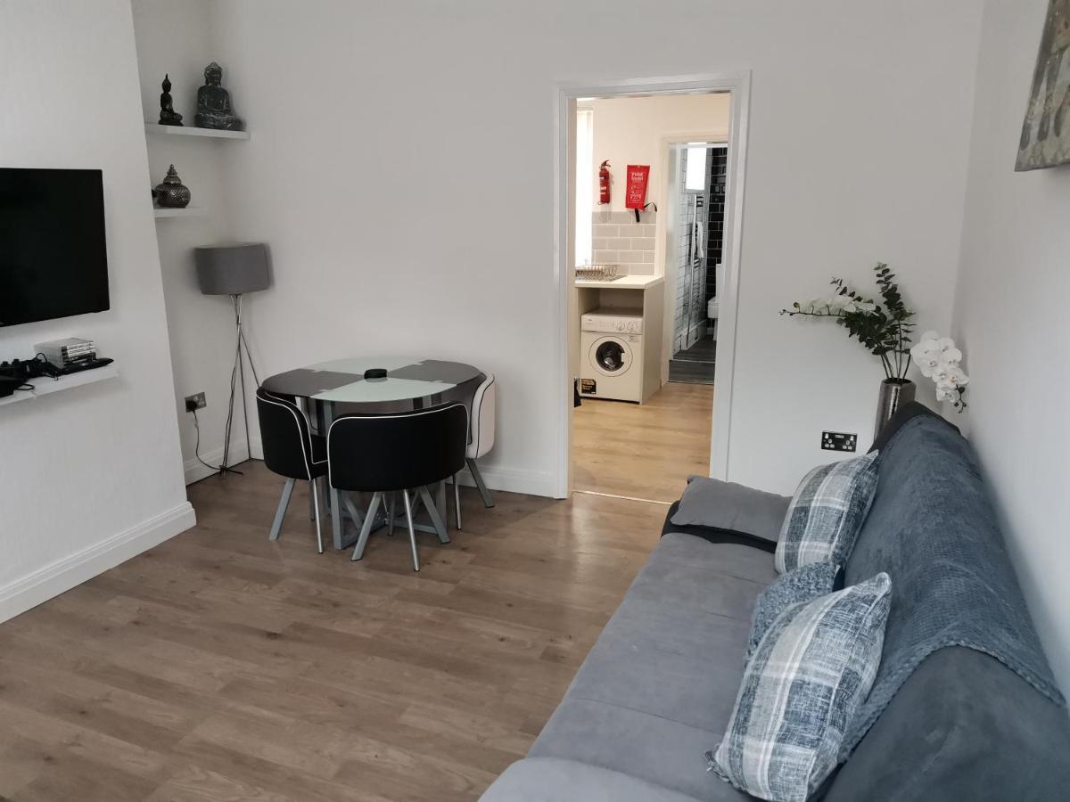 Welcome Home - Close To Town Centre - Full Holiday Home 블랙풀 외부 사진